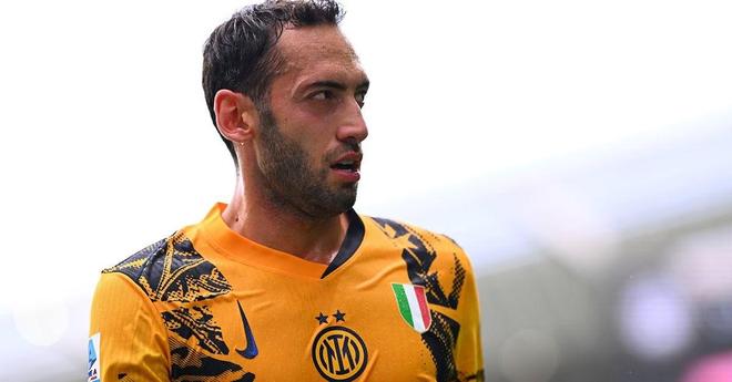 西甲半场：莫雷诺、科斯塔破门，比利亚雷亚尔1-1马略卡